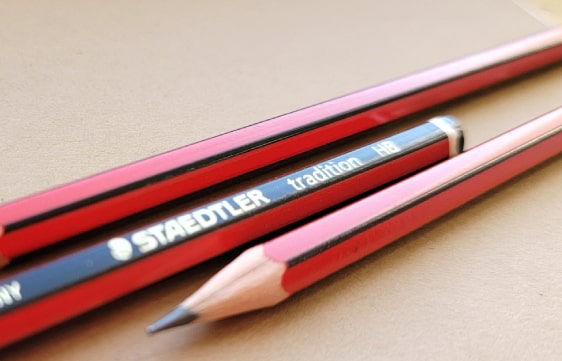 مداد رنگی فابر کاستل بخریم یا استدلر